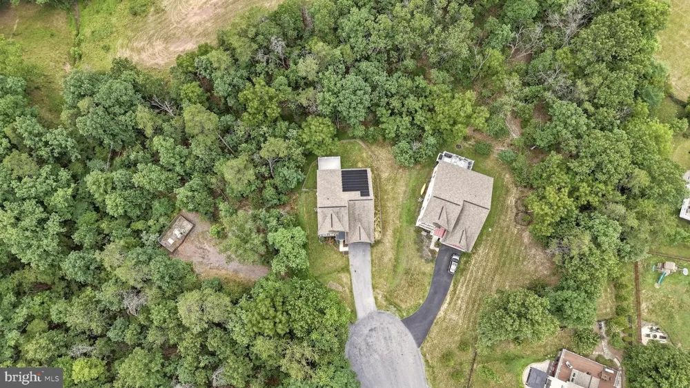 210 WOODS DRIVE Cross Junction, VA 22625