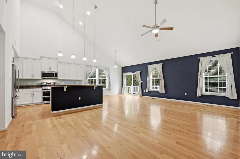 210 WOODS DRIVE Cross Junction, VA 22625