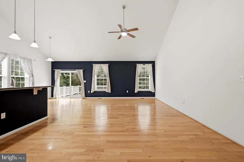 210 WOODS DRIVE Cross Junction, VA 22625