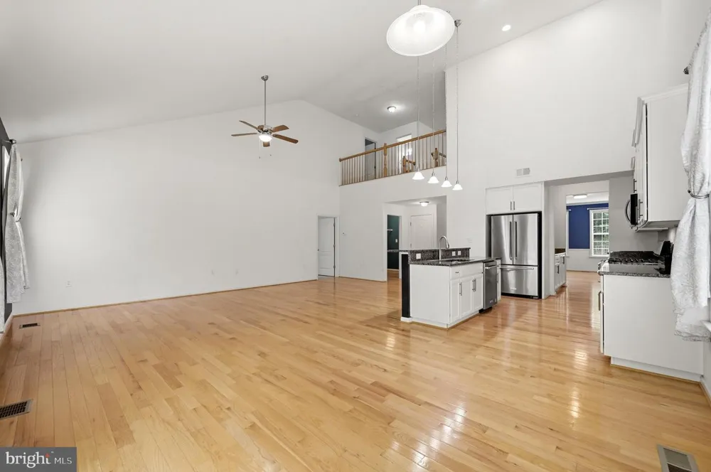 210 WOODS DRIVE Cross Junction, VA 22625