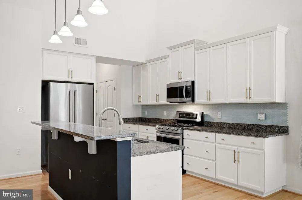 210 WOODS DRIVE Cross Junction, VA 22625