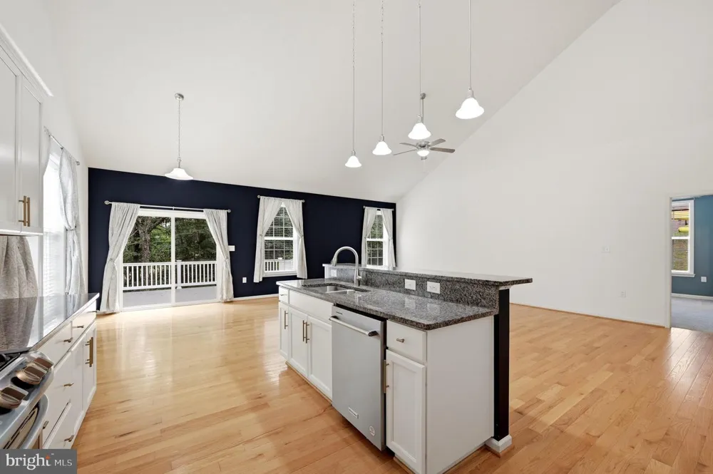 210 WOODS DRIVE Cross Junction, VA 22625