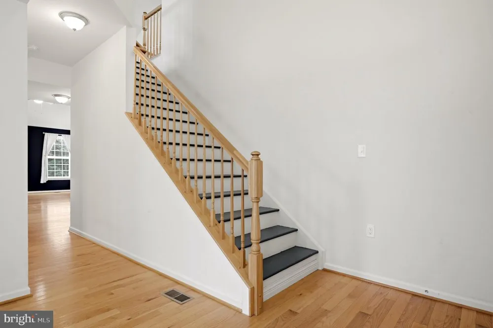 210 WOODS DRIVE Cross Junction, VA 22625