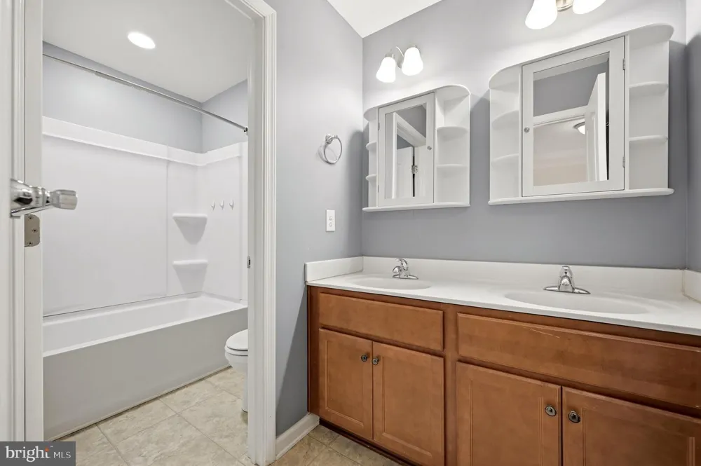 210 WOODS DRIVE Cross Junction, VA 22625
