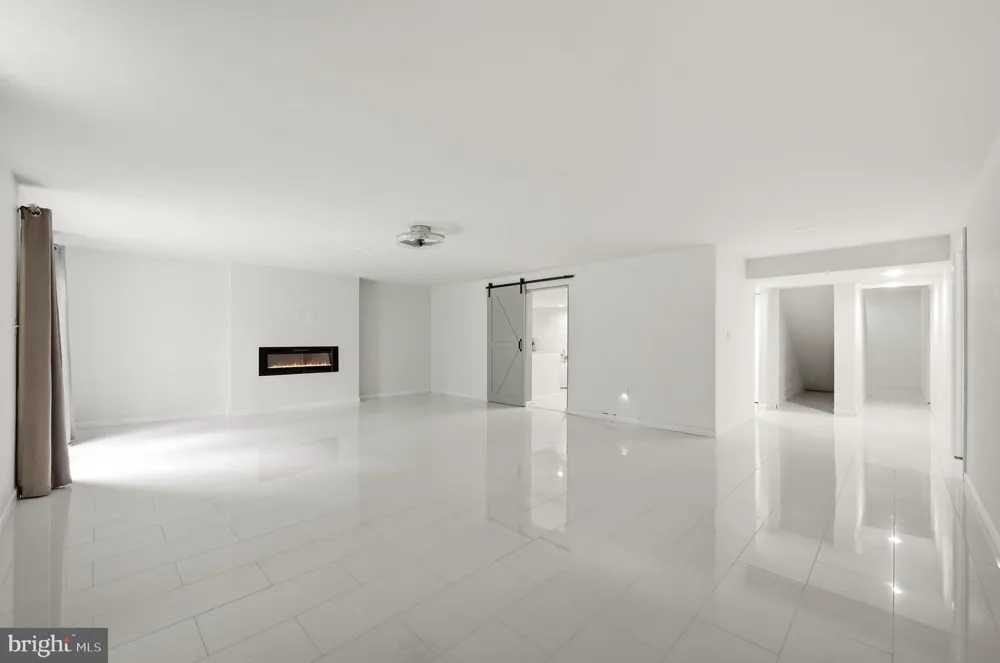 210 WOODS DRIVE Cross Junction, VA 22625