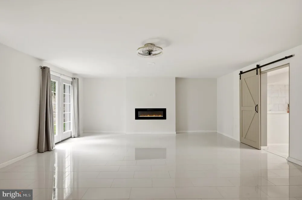 210 WOODS DRIVE Cross Junction, VA 22625