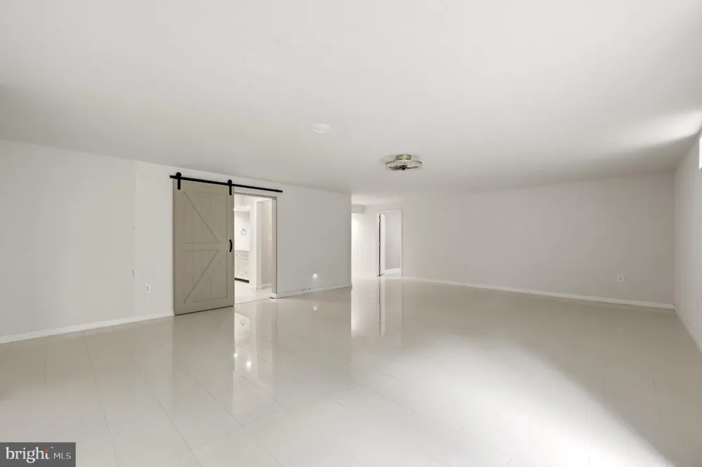210 WOODS DRIVE Cross Junction, VA 22625