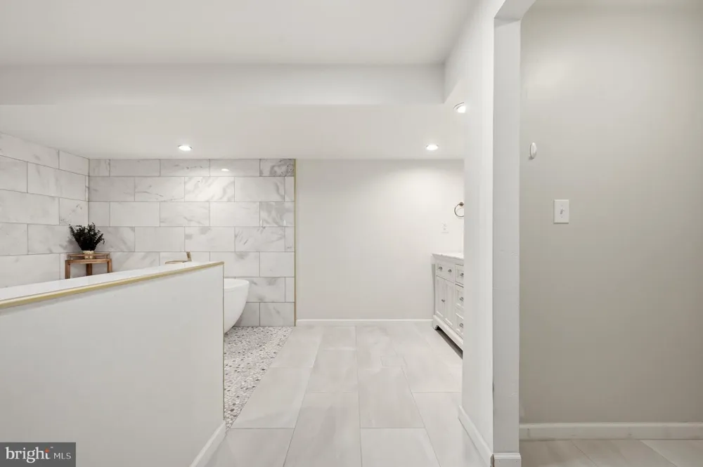 210 WOODS DRIVE Cross Junction, VA 22625