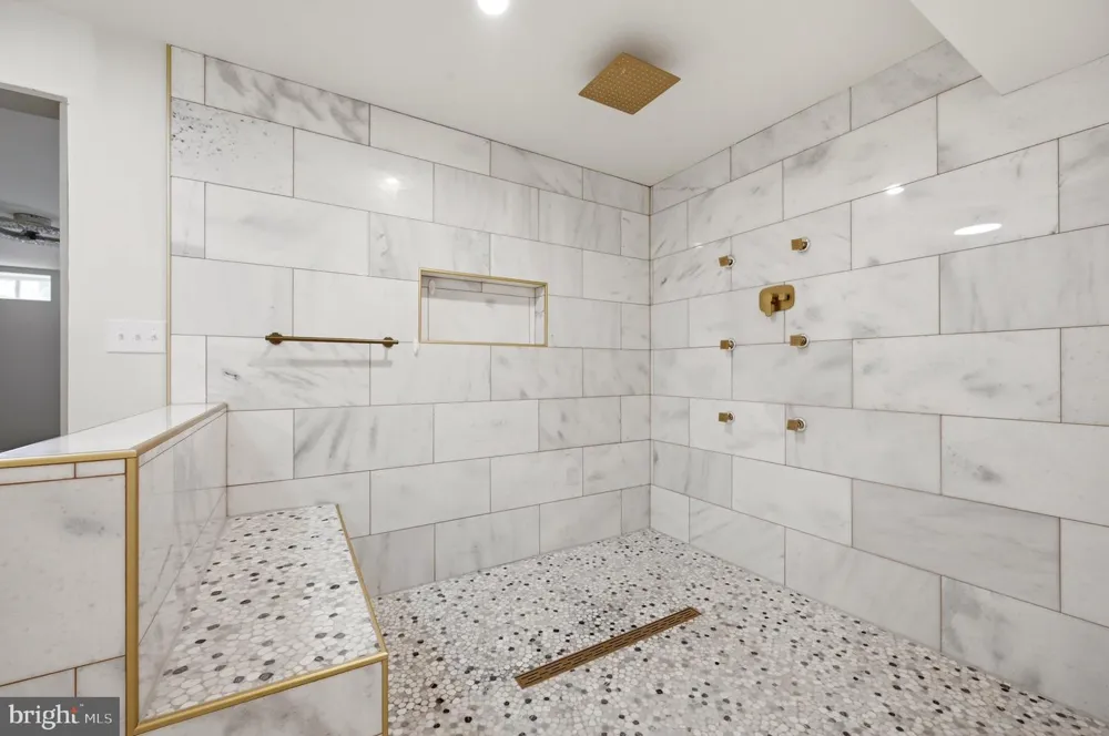 210 WOODS DRIVE Cross Junction, VA 22625