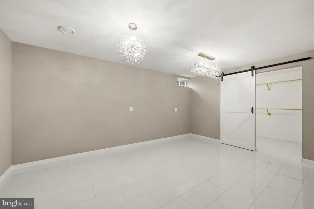 210 WOODS DRIVE Cross Junction, VA 22625