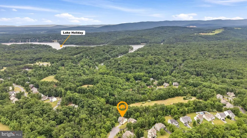 210 WOODS DRIVE Cross Junction, VA 22625