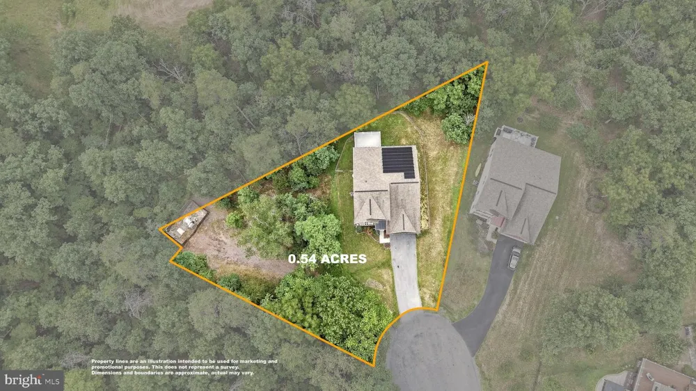 210 WOODS DRIVE Cross Junction, VA 22625