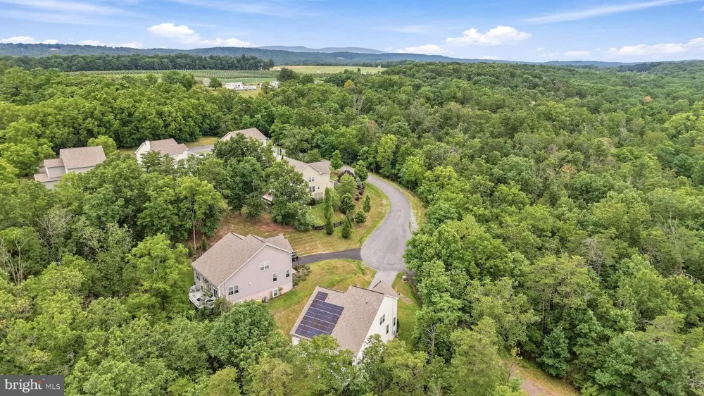 210 WOODS DRIVE Cross Junction, VA 22625
