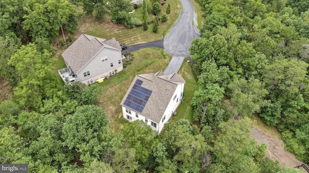 210 WOODS DRIVE Cross Junction, VA 22625