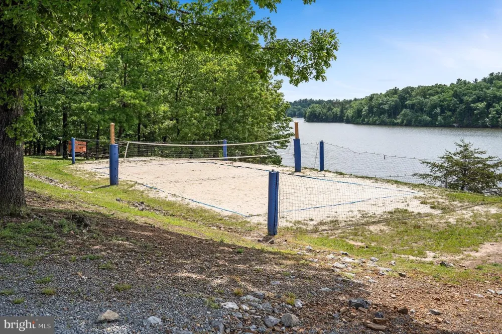 210 WOODS DRIVE Cross Junction, VA 22625