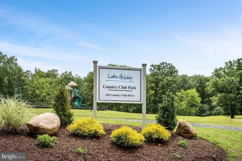 210 WOODS DRIVE Cross Junction, VA 22625