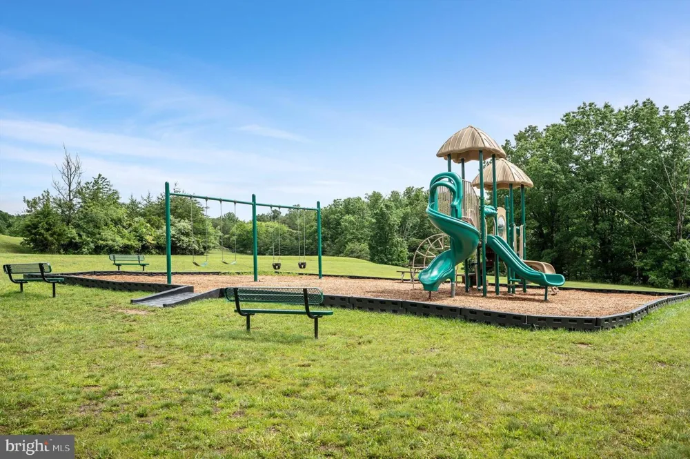 210 WOODS DRIVE Cross Junction, VA 22625