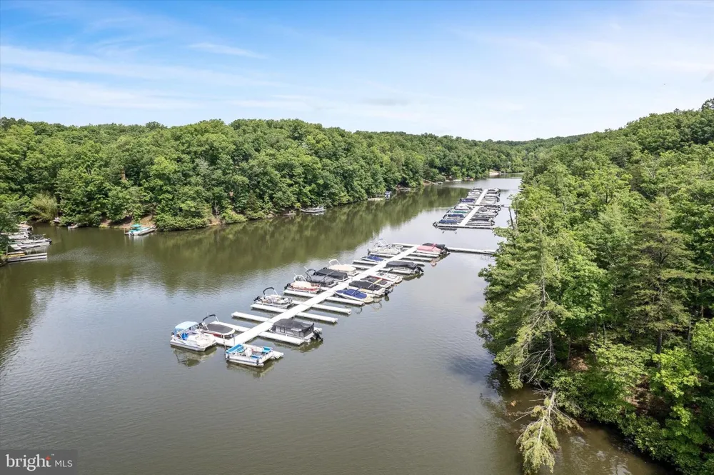 210 WOODS DRIVE Cross Junction, VA 22625