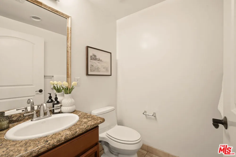 2486 S Centinela Avenue #303 Los Angeles, CA 90064