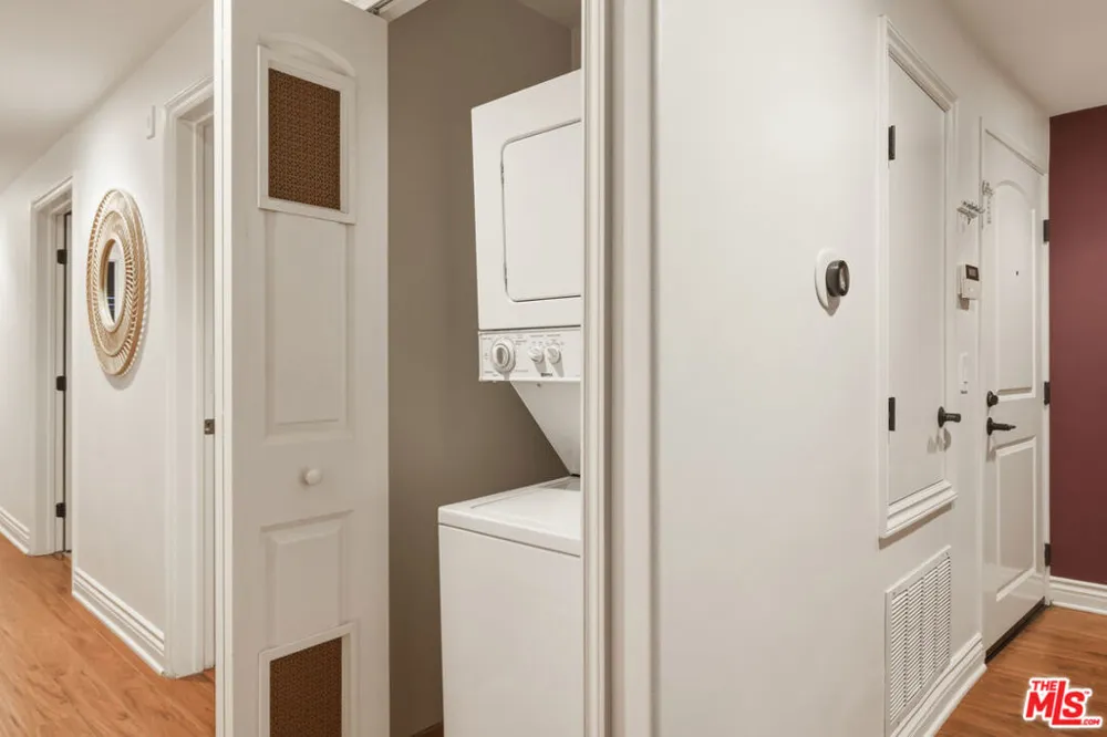 2486 S Centinela Avenue #303 Los Angeles, CA 90064