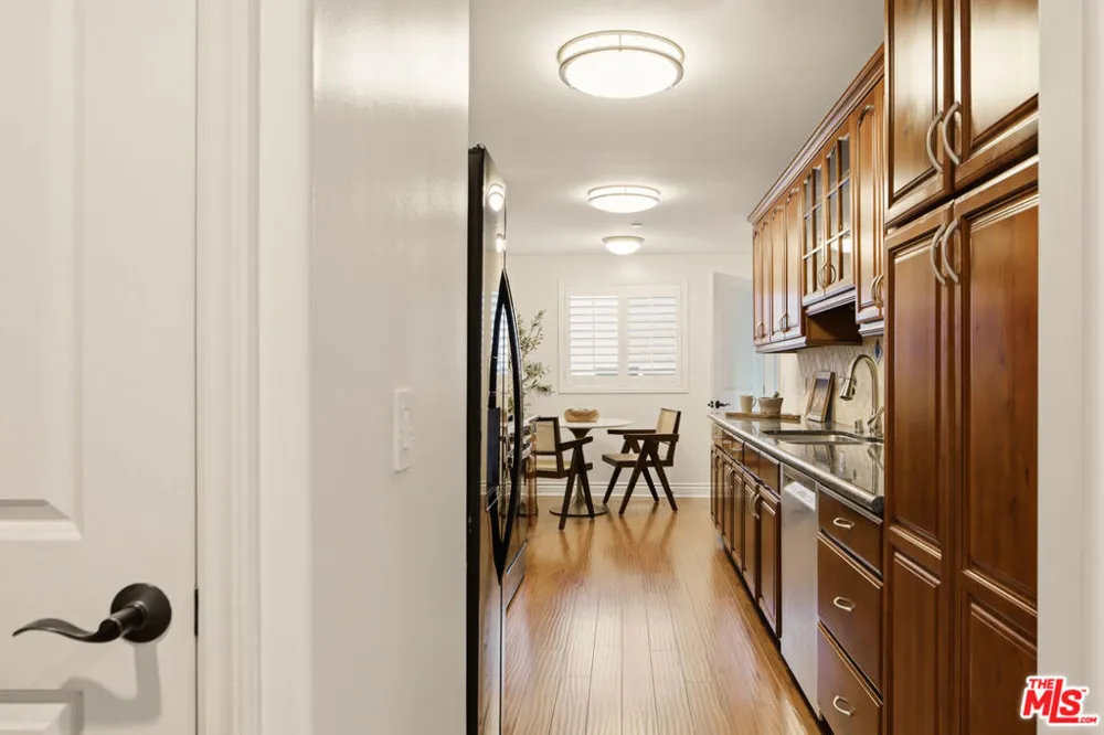 2486 S Centinela Avenue #303 Los Angeles, CA 90064