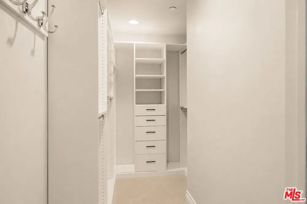 2486 S Centinela Avenue #303 Los Angeles, CA 90064