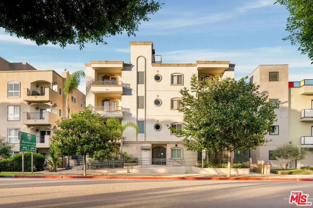2486 S Centinela Avenue #303 Los Angeles, CA 90064