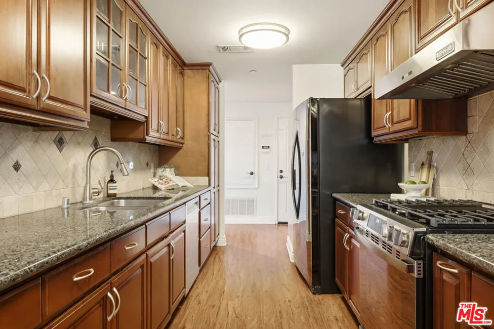 2486 S Centinela Avenue #303 Los Angeles, CA 90064