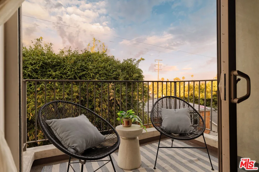 2486 S Centinela Avenue #303 Los Angeles, CA 90064
