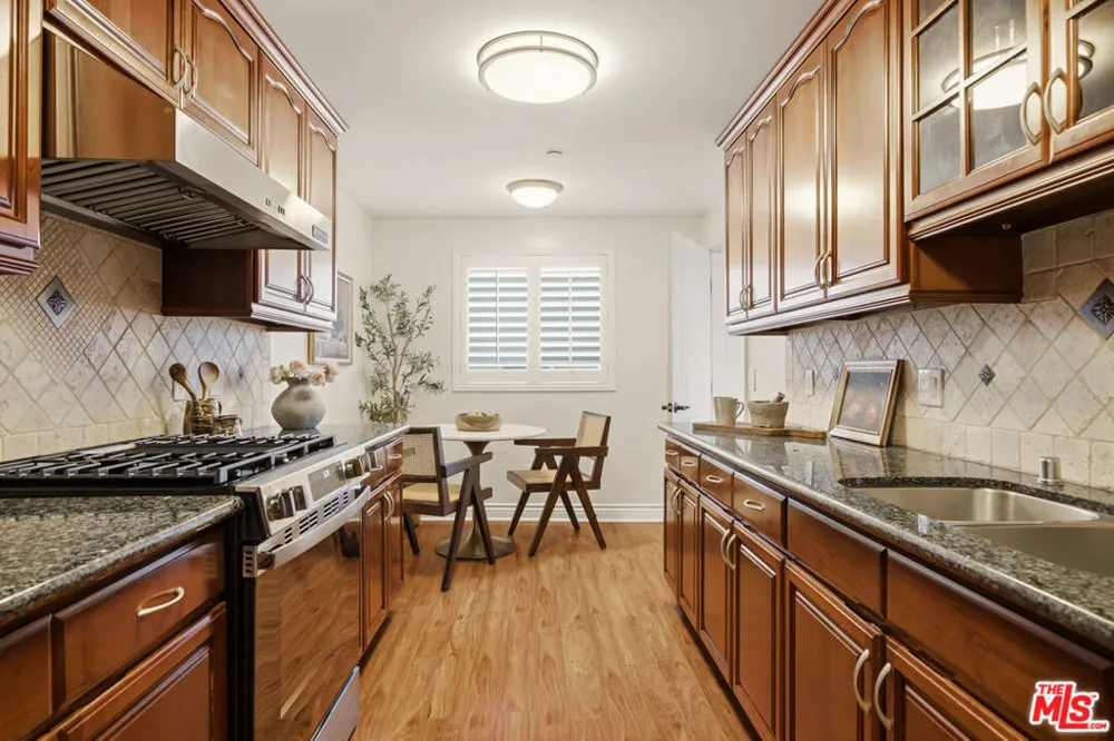 2486 S Centinela Avenue #303 Los Angeles, CA 90064