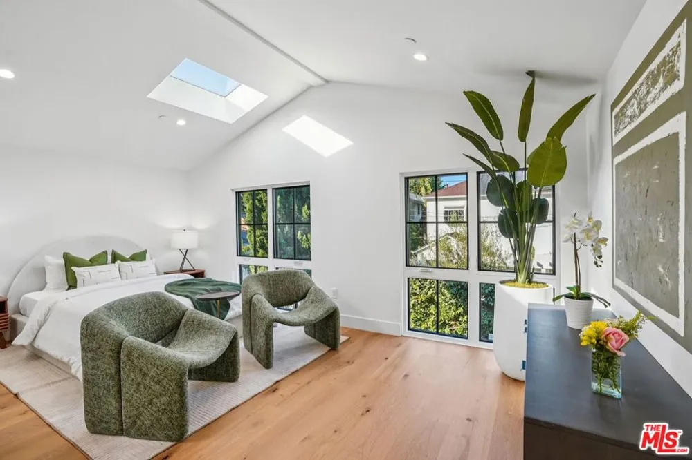 4034 Coolidge Avenue Culver City, CA 90066