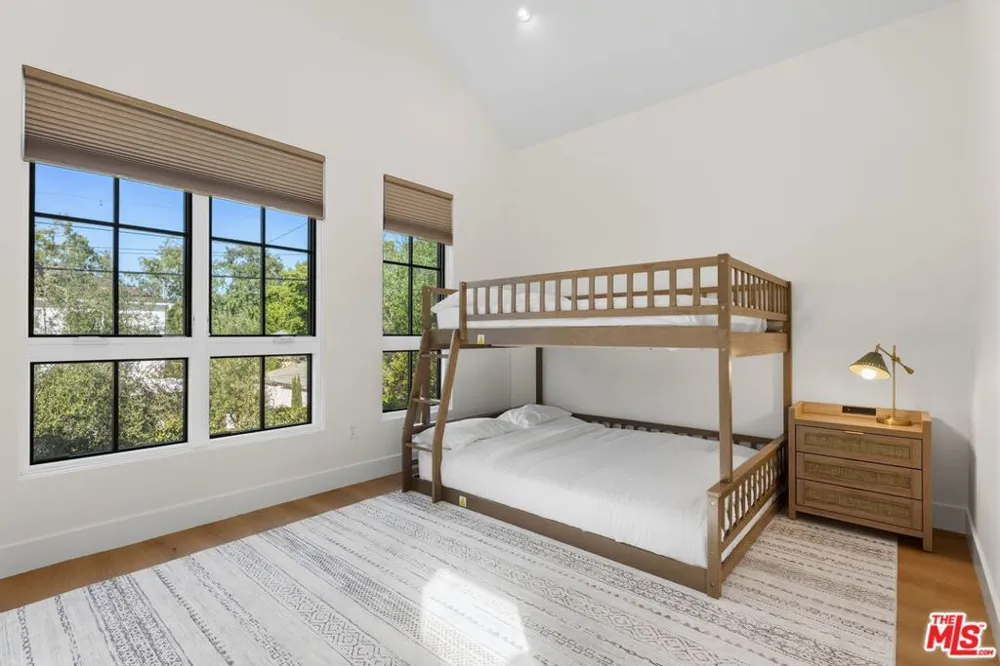 4034 Coolidge Avenue Culver City, CA 90066