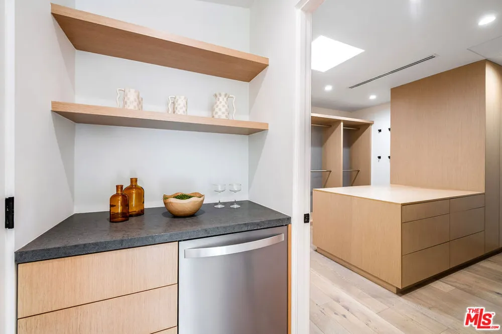 1620 Electric Avenue Venice, CA 90291