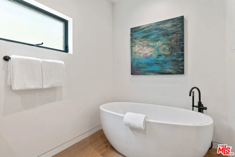 1620 Electric Avenue Venice, CA 90291