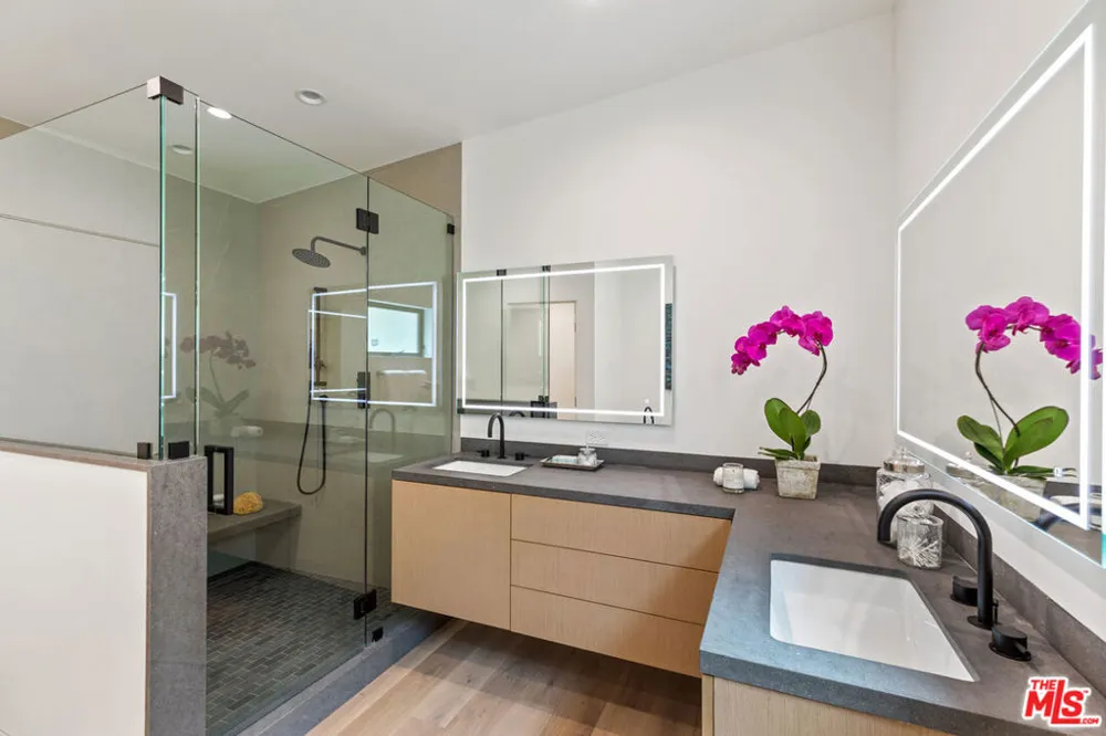 1620 Electric Avenue Venice, CA 90291