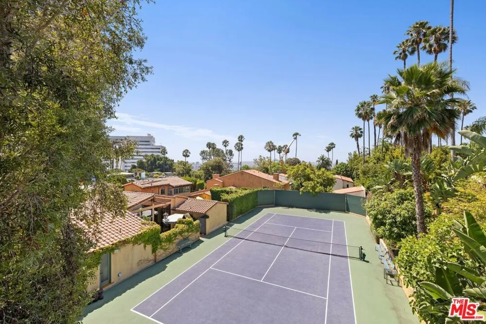 1121 La Collina Drive Beverly Hills, CA 90210