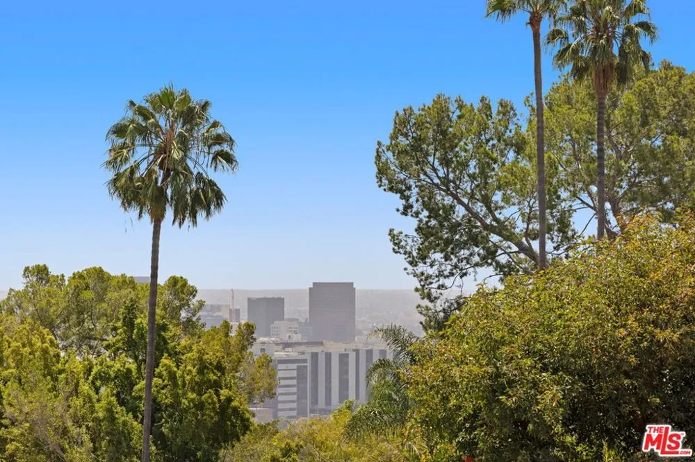 1121 La Collina Drive Beverly Hills, CA 90210