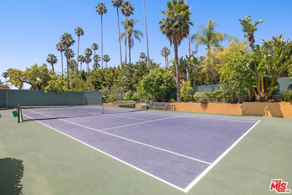 1121 La Collina Drive Beverly Hills, CA 90210