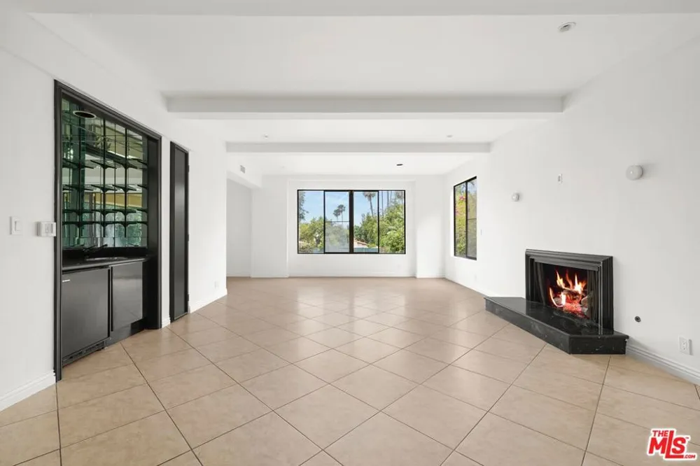 1121 La Collina Drive Beverly Hills, CA 90210