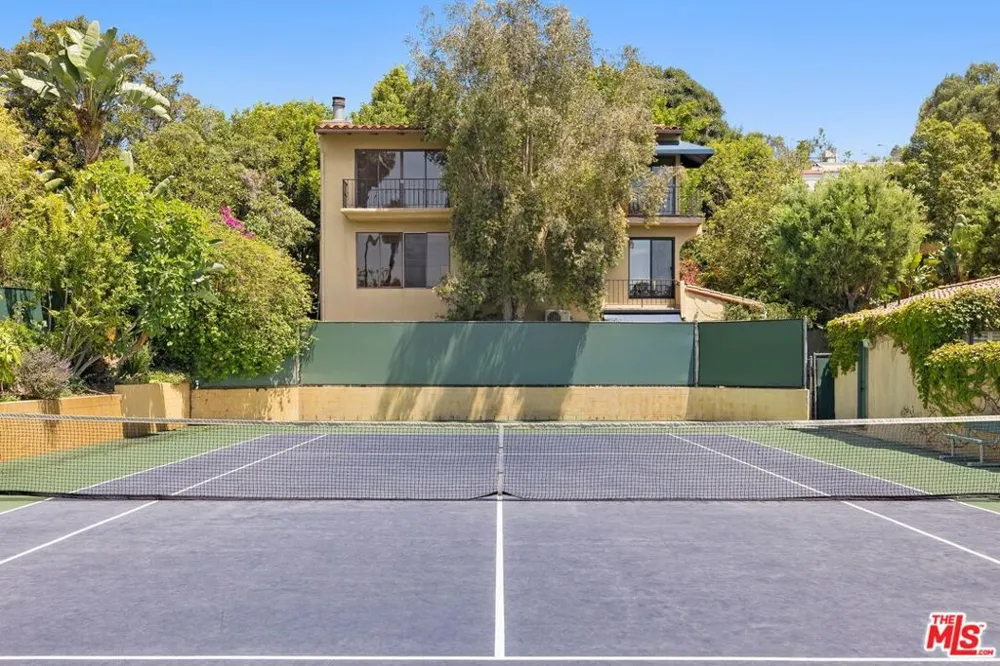 1121 La Collina Drive Beverly Hills, CA 90210
