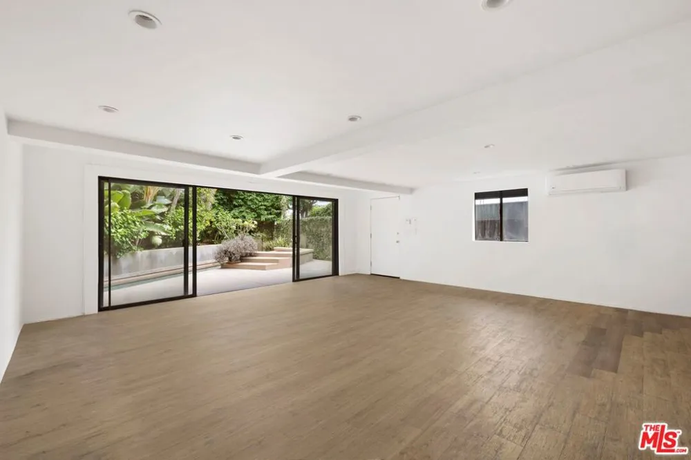 1121 La Collina Drive Beverly Hills, CA 90210