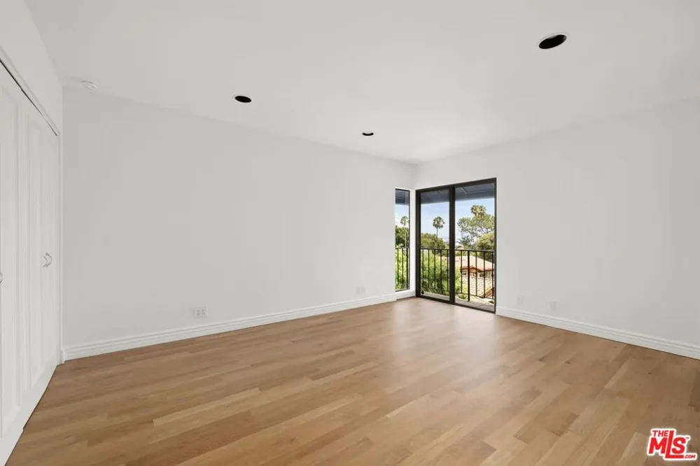 1121 La Collina Drive Beverly Hills, CA 90210