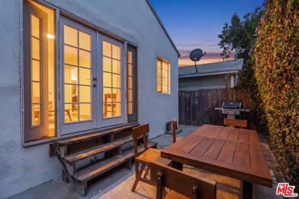 1434 24th Street Santa Monica, CA 90404