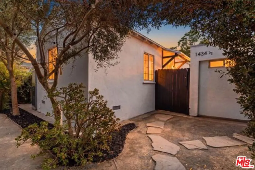 1434 24th Street Santa Monica, CA 90404