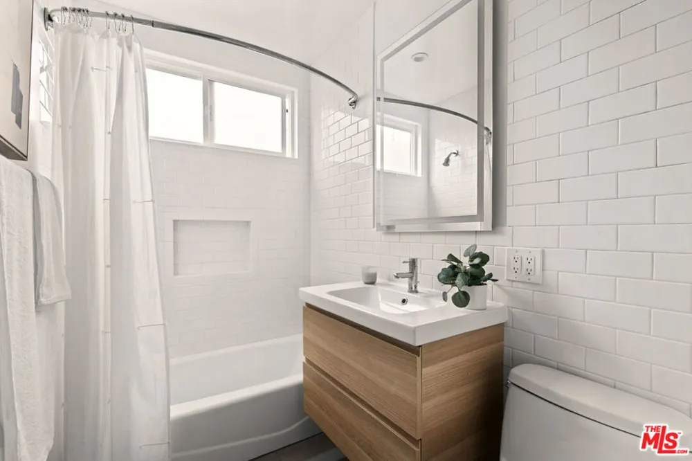 1434 24th Street Santa Monica, CA 90404