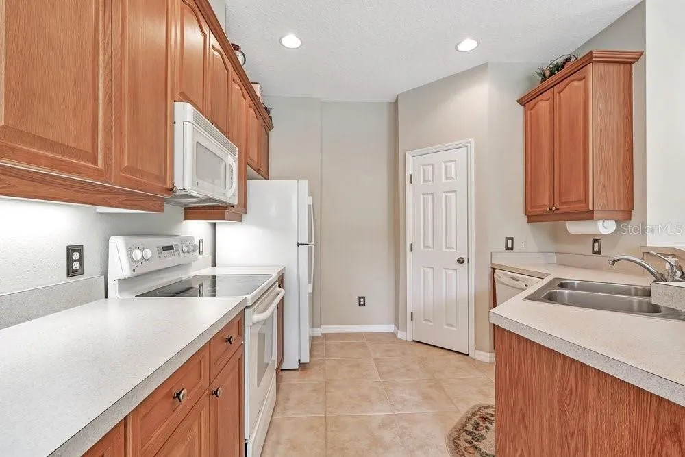 617 PINEBRANCH CIRCLE Winter Springs, FL 32708
