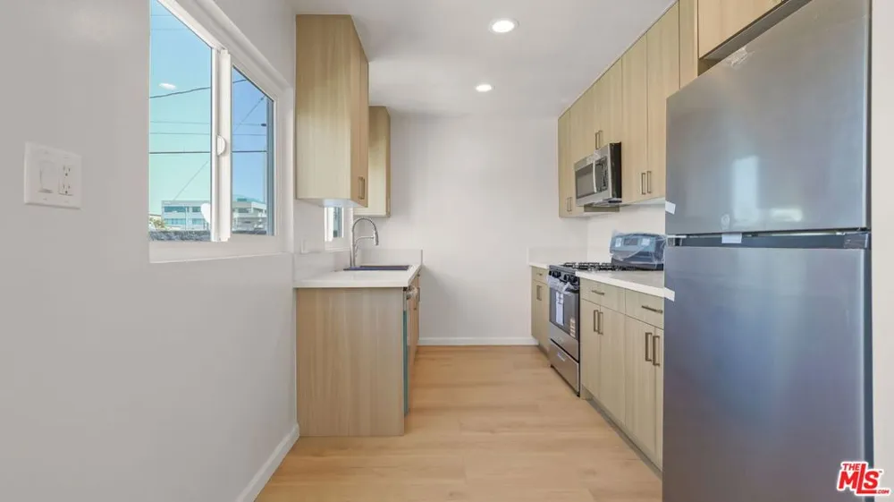 1413 18th Street #D Santa Monica, CA 90404