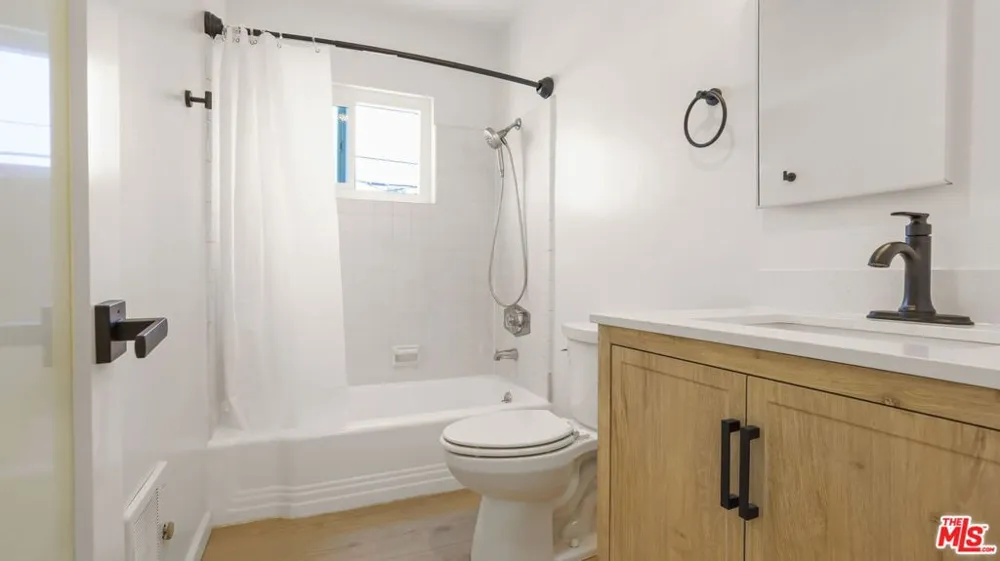1413 18th Street #D Santa Monica, CA 90404