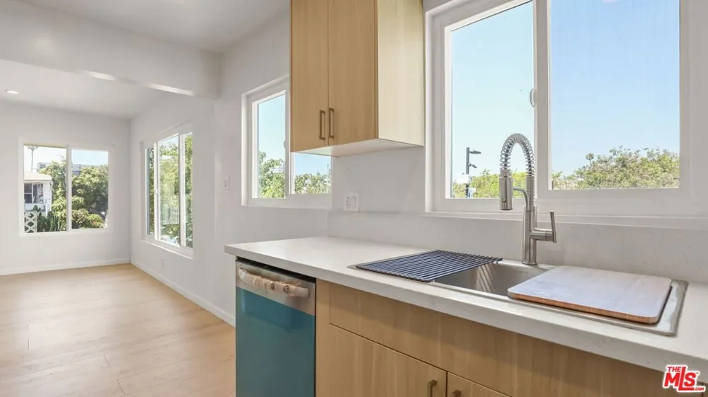 1413 18th Street #D Santa Monica, CA 90404