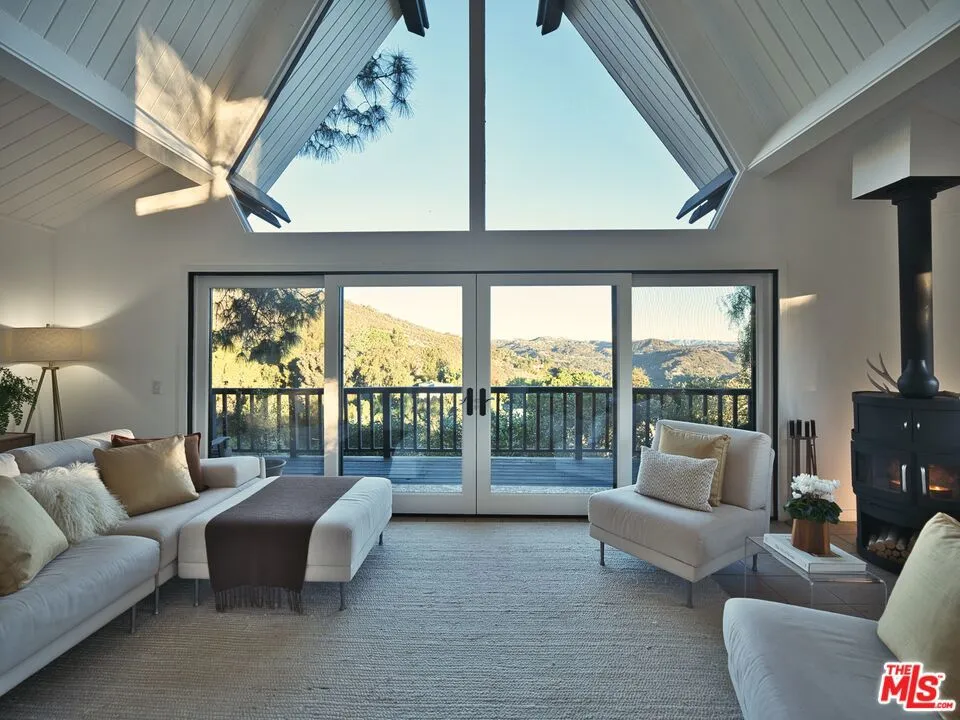 19995 Sischo Drive Topanga, CA 90290